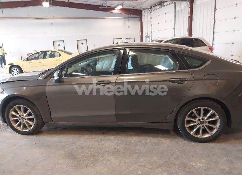 Photo 14 of 2017 Ford Fusion SE (VIN 3FA6P0H7XHR251469)