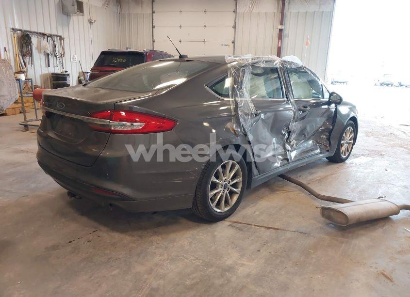 Photo 4 of 2017 Ford Fusion SE (VIN 3FA6P0H7XHR251469)