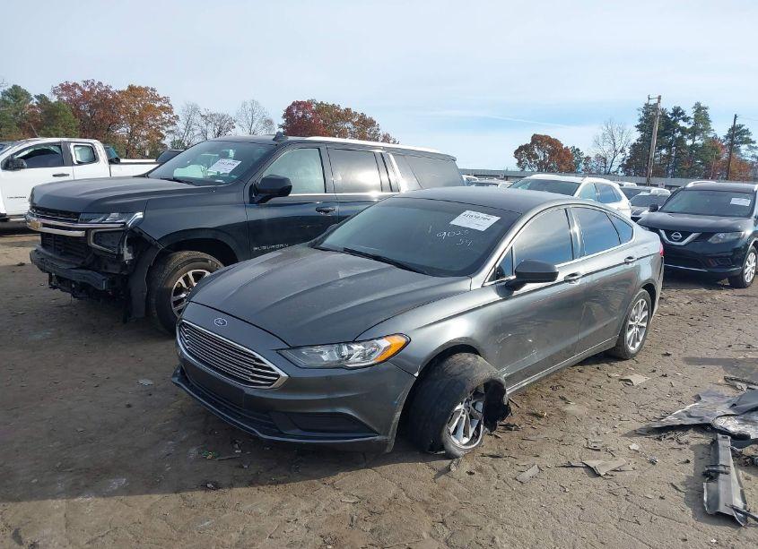 Photo 2 of 2017 Ford Fusion SE (VIN 3FA6P0H7XHR259023)