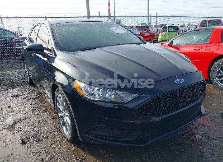 2017 Ford Fusion SE (VIN 3FA6P0H7XHR341463) main photo