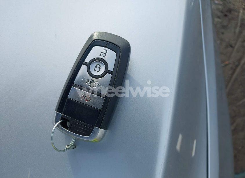 Photo 11 of 2017 Ford Fusion SE (VIN 3FA6P0H7XHR341463)