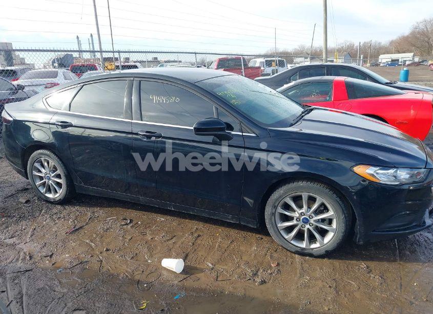 Photo 13 of 2017 Ford Fusion SE (VIN 3FA6P0H7XHR341463)