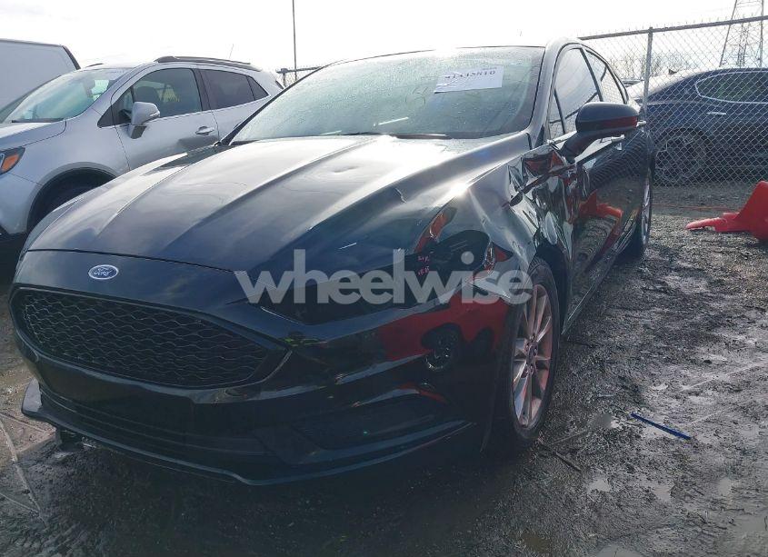 Photo 2 of 2017 Ford Fusion SE (VIN 3FA6P0H7XHR341463)