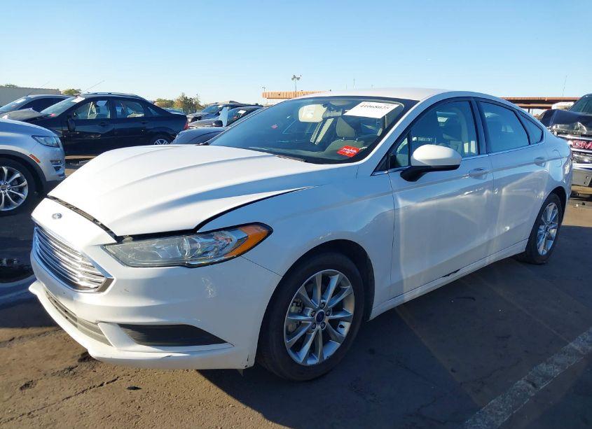 Photo 2 of 2017 Ford Fusion SE (VIN 3FA6P0H7XHR356089)