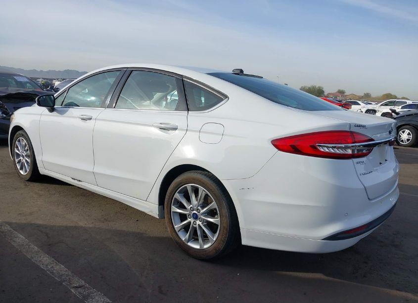Photo 3 of 2017 Ford Fusion SE (VIN 3FA6P0H7XHR356089)