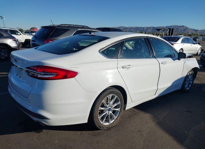 Photo 4 of 2017 Ford Fusion SE (VIN 3FA6P0H7XHR356089)