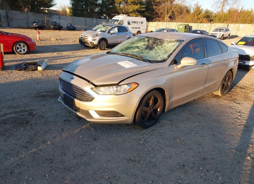 Photo 2 of 2017 Ford Fusion SE (VIN 3FA6P0H7XHR369814)
