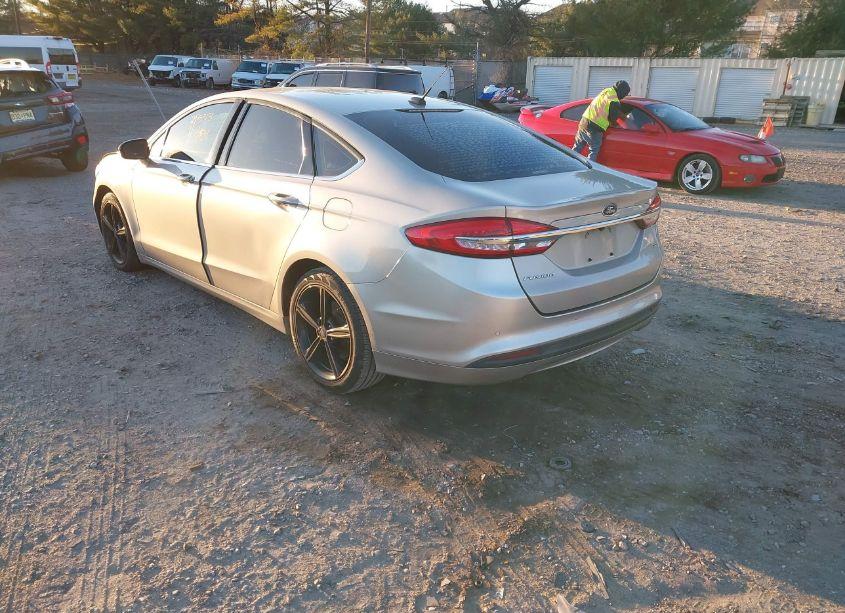 Photo 3 of 2017 Ford Fusion SE (VIN 3FA6P0H7XHR369814)