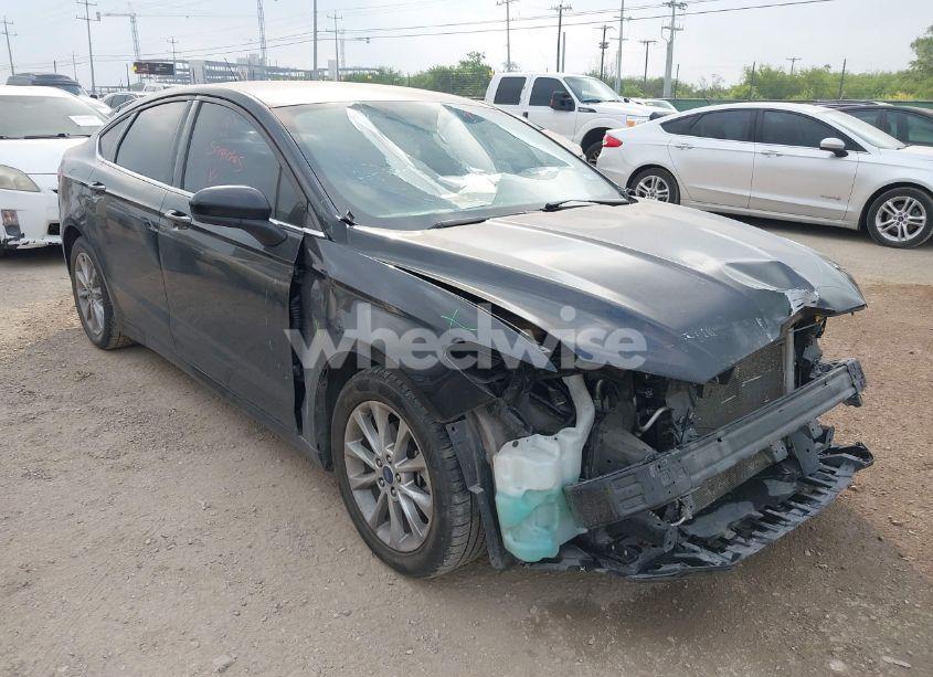 2017 Ford Fusion SE (VIN 3FA6P0H7XHR397029) main photo