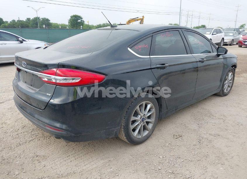 Photo 4 of 2017 Ford Fusion SE (VIN 3FA6P0H7XHR397029)