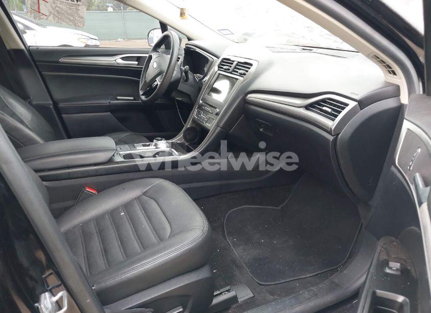 Photo 5 of 2017 Ford Fusion SE (VIN 3FA6P0H7XHR397029)