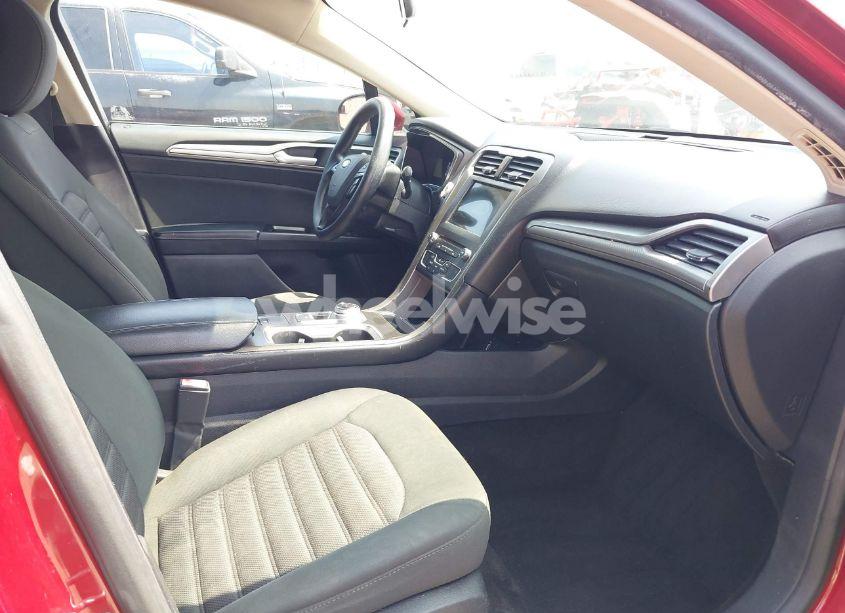 Photo 5 of 2017 Ford Fusion SE (VIN 3FA6P0H7XHR416565)