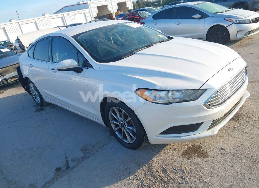 2017 Ford Fusion SE (VIN 3FA6P0H7XHR416839) main photo