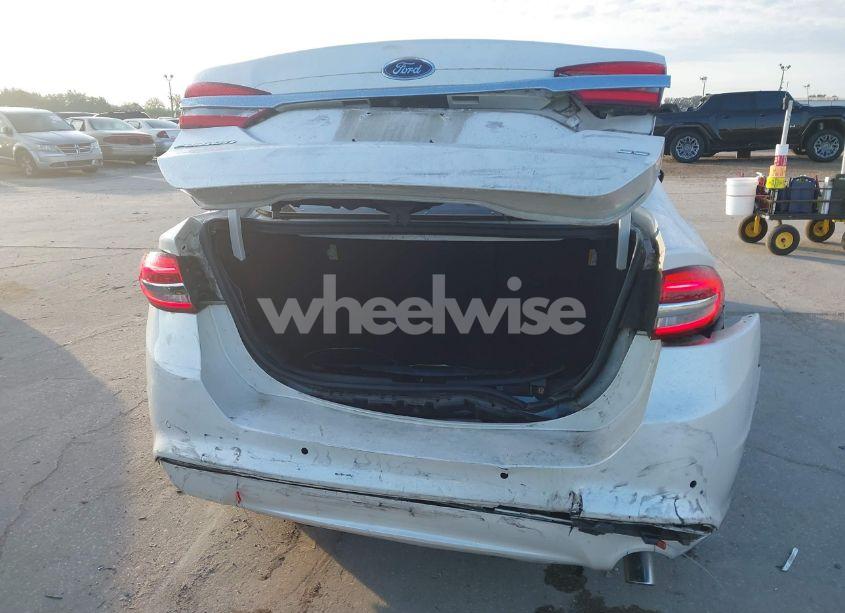 Photo 16 of 2017 Ford Fusion SE (VIN 3FA6P0H7XHR416839)