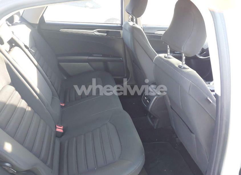 Photo 8 of 2017 Ford Fusion SE (VIN 3FA6P0H7XHR416839)