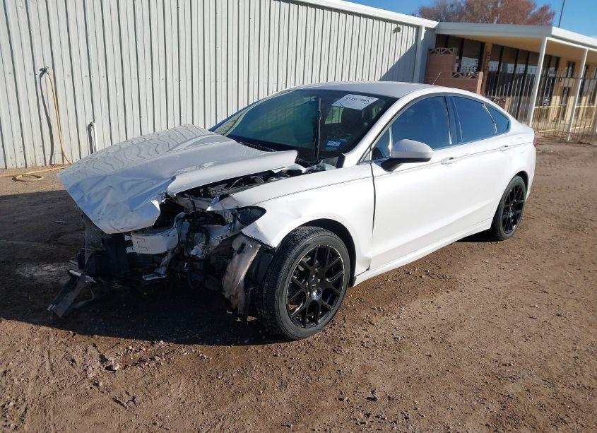 Photo 2 of 2018 Ford Fusion SE (VIN 3FA6P0H7XJR109564)