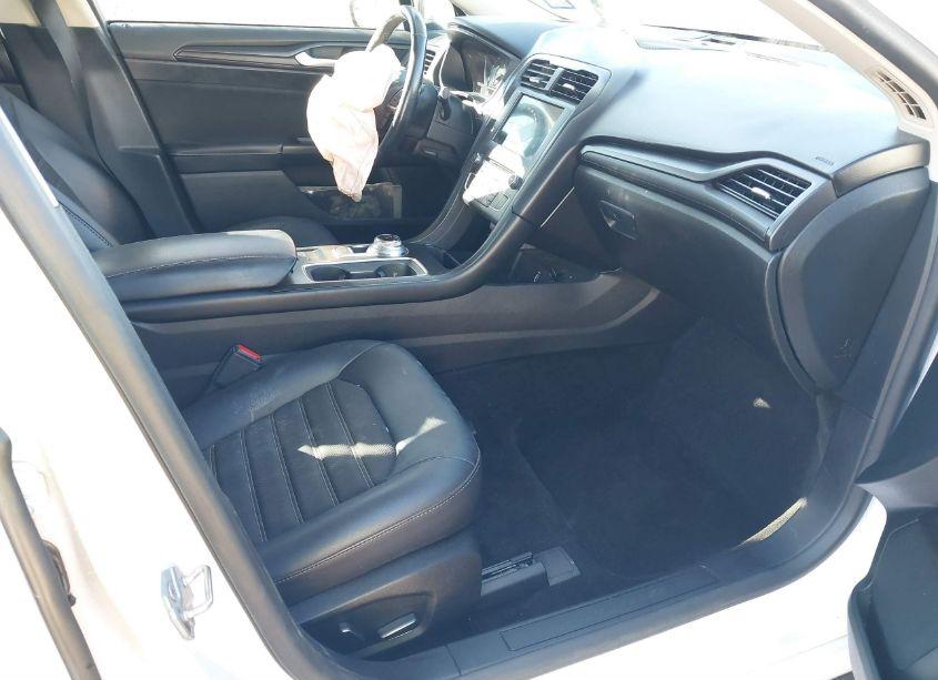 Photo 5 of 2018 Ford Fusion SE (VIN 3FA6P0H7XJR109564)