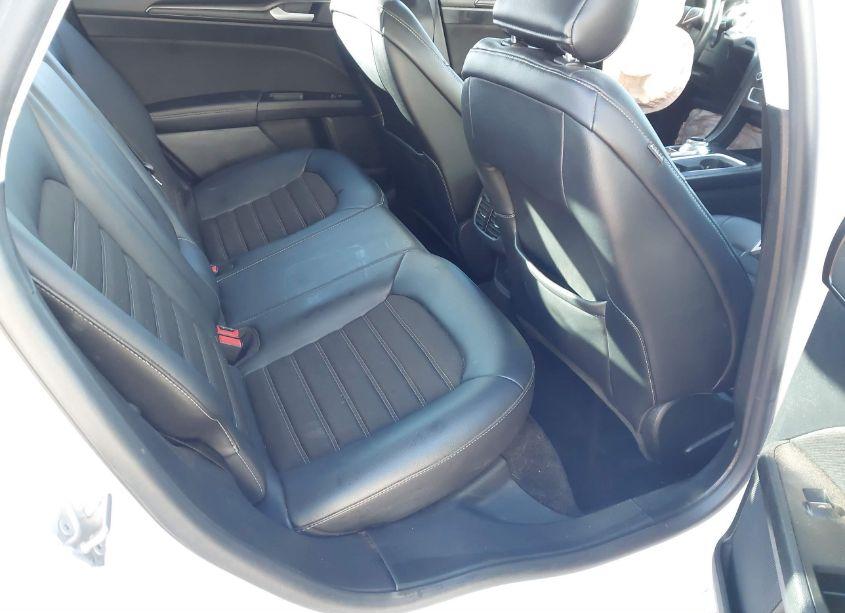 Photo 8 of 2018 Ford Fusion SE (VIN 3FA6P0H7XJR109564)