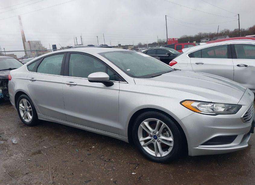 Photo 13 of 2018 Ford Fusion SE (VIN 3FA6P0H7XJR114666)