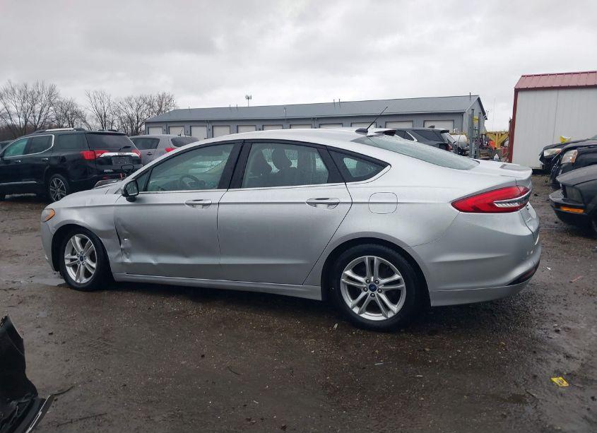 Photo 14 of 2018 Ford Fusion SE (VIN 3FA6P0H7XJR114666)