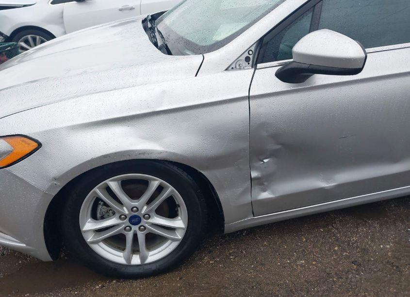 Photo 6 of 2018 Ford Fusion SE (VIN 3FA6P0H7XJR114666)