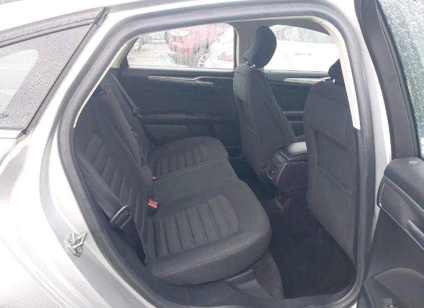 Photo 8 of 2018 Ford Fusion SE (VIN 3FA6P0H7XJR114666)