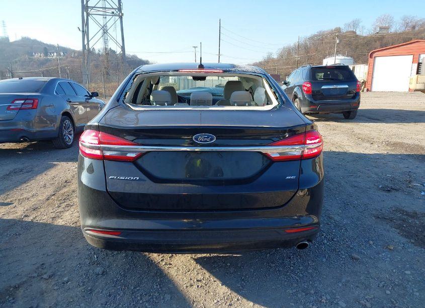 Photo 17 of 2018 Ford Fusion SE (VIN 3FA6P0H7XJR125666)