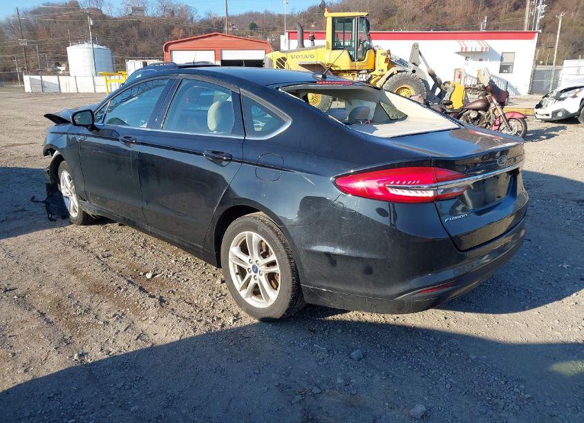 Photo 3 of 2018 Ford Fusion SE (VIN 3FA6P0H7XJR125666)
