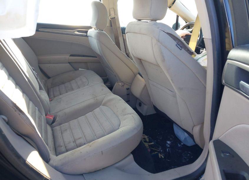 Photo 8 of 2018 Ford Fusion SE (VIN 3FA6P0H7XJR125666)