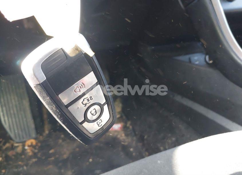 Photo 11 of 2018 Ford Fusion SE (VIN 3FA6P0H7XJR159283)