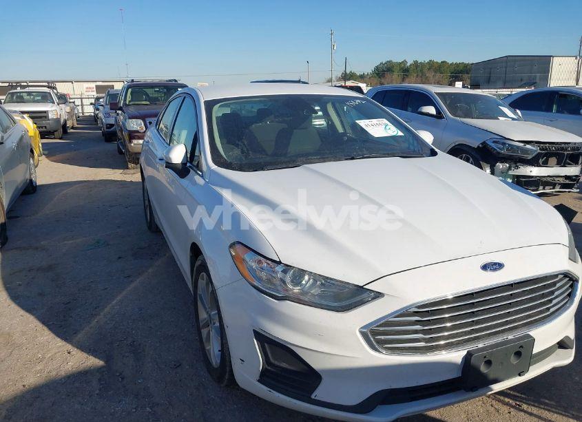 2020 Ford Fusion SE (VIN 3FA6P0H7XLR195333) main photo