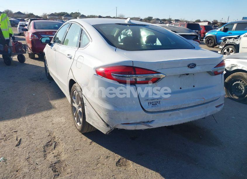Photo 3 of 2020 Ford Fusion SE (VIN 3FA6P0H7XLR195333)