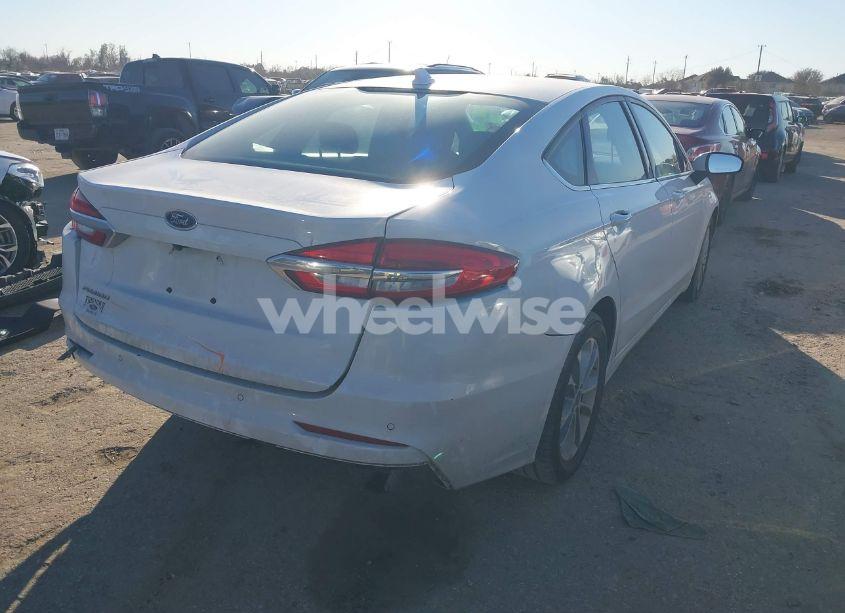 Photo 4 of 2020 Ford Fusion SE (VIN 3FA6P0H7XLR195333)