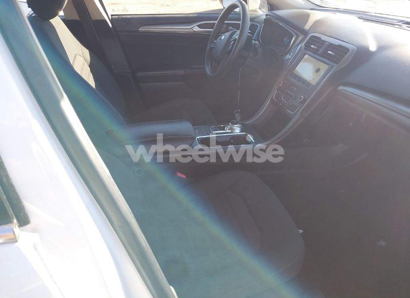 Photo 5 of 2020 Ford Fusion SE (VIN 3FA6P0H7XLR195333)