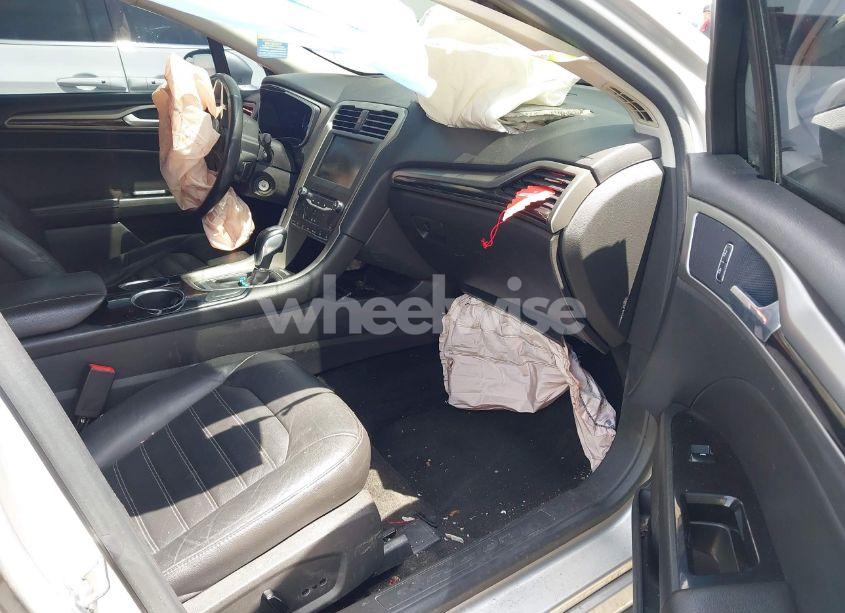 Photo 5 of 2013 Ford Fusion SE (VIN 3FA6P0H90DR155250)