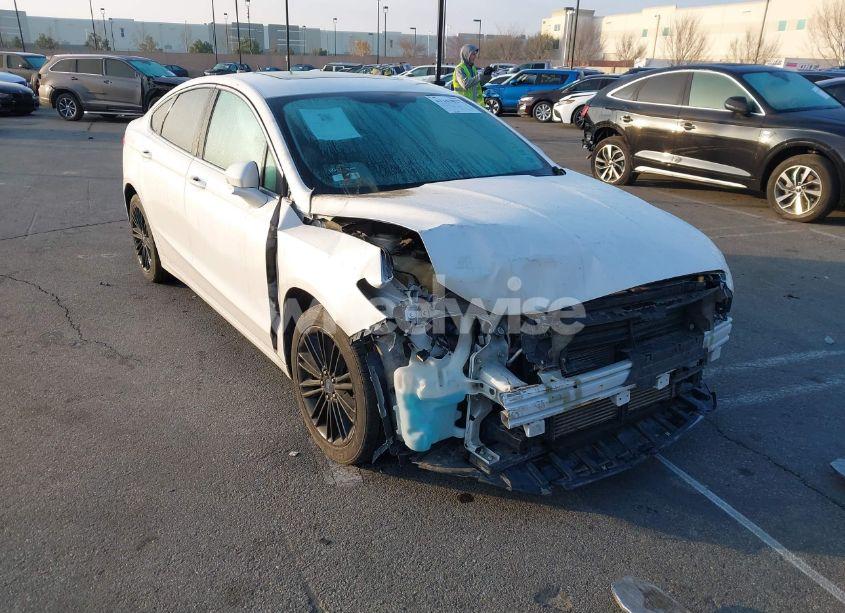 2016 Ford Fusion SE (VIN 3FA6P0H90GR385438) main photo