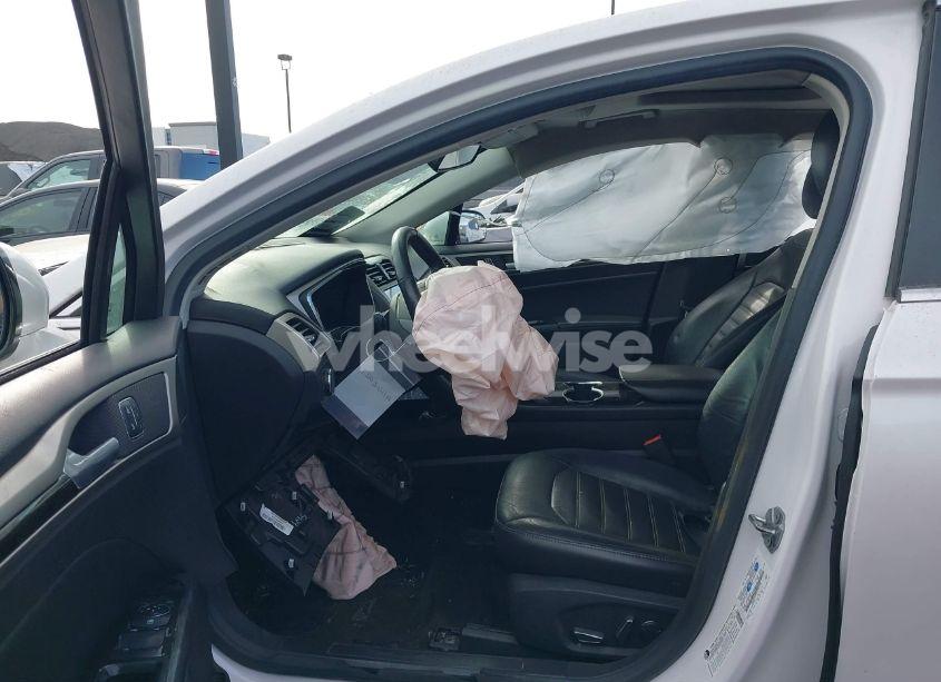 Photo 5 of 2016 Ford Fusion SE (VIN 3FA6P0H90GR385438)