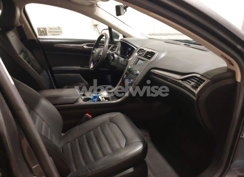 Photo 5 of 2017 Ford Fusion SE (VIN 3FA6P0H90HR149888)