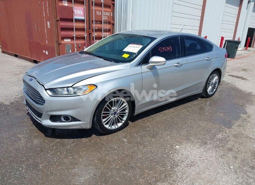 Photo 2 of 2014 Ford Fusion SE (VIN 3FA6P0H91ER277374)