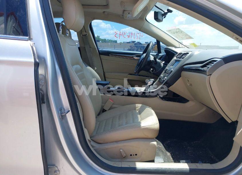 Photo 5 of 2014 Ford Fusion SE (VIN 3FA6P0H91ER277374)