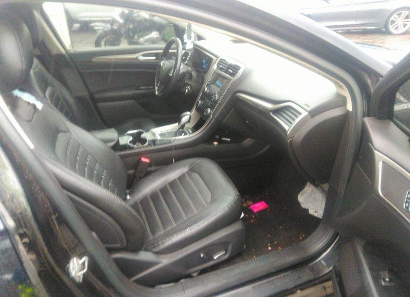 Photo 5 of 2014 Ford Fusion SE (VIN 3FA6P0H91ER322149)