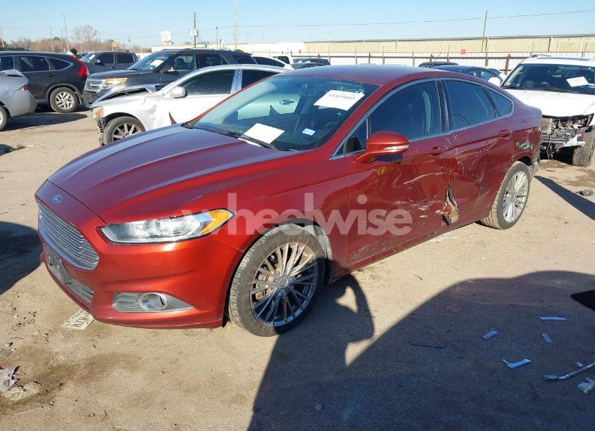 Photo 2 of 2014 Ford Fusion SE (VIN 3FA6P0H91ER340392)