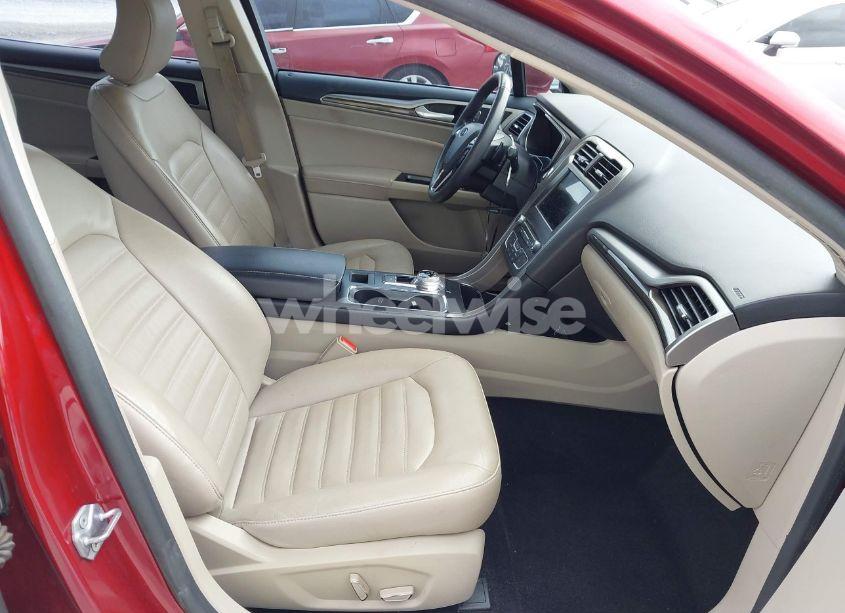 Photo 5 of 2018 Ford Fusion SE (VIN 3FA6P0H91JR255238)