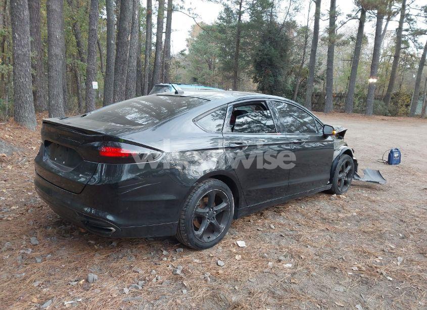 Photo 4 of 2013 Ford Fusion SE (VIN 3FA6P0H92DR231616)