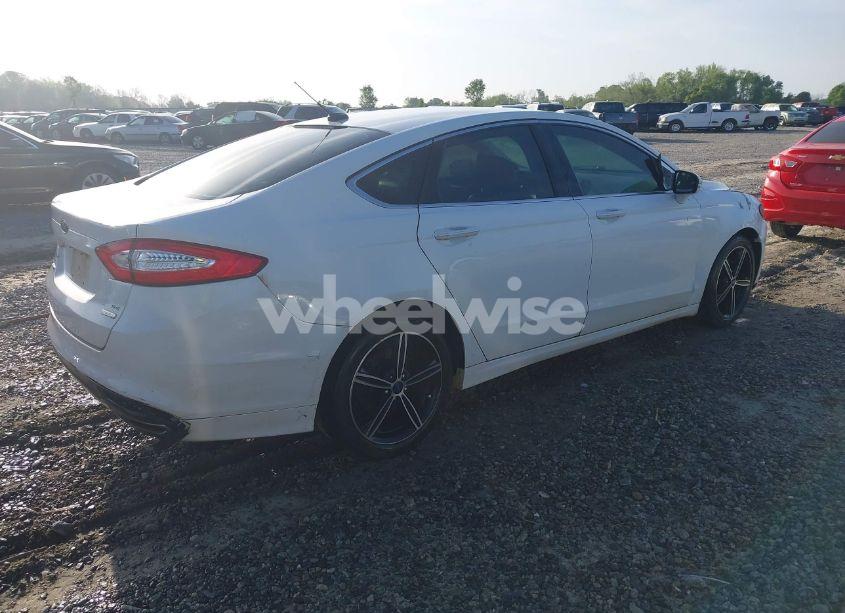 Photo 4 of 2013 Ford Fusion SE (VIN 3FA6P0H92DR292464)
