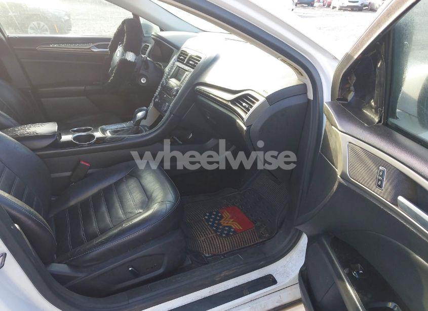 Photo 5 of 2013 Ford Fusion SE (VIN 3FA6P0H92DR292464)