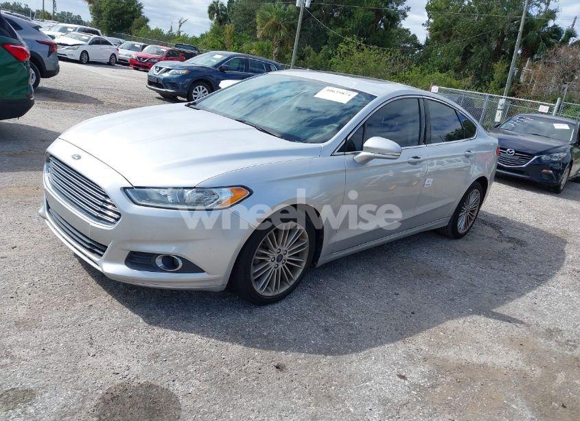 Photo 2 of 2014 Ford Fusion SE (VIN 3FA6P0H92ER186663)