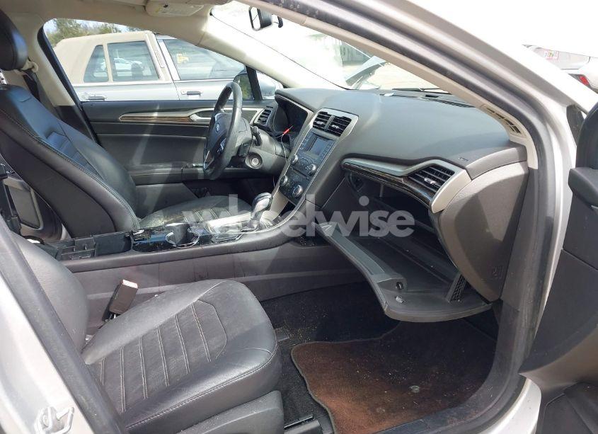 Photo 5 of 2014 Ford Fusion SE (VIN 3FA6P0H92ER186663)