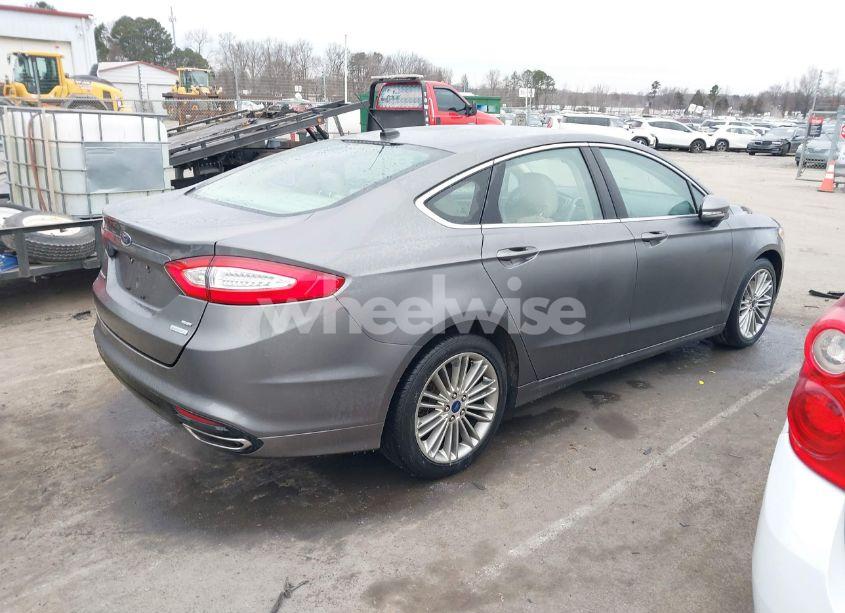 Photo 4 of 2014 Ford Fusion SE (VIN 3FA6P0H92ER198151)