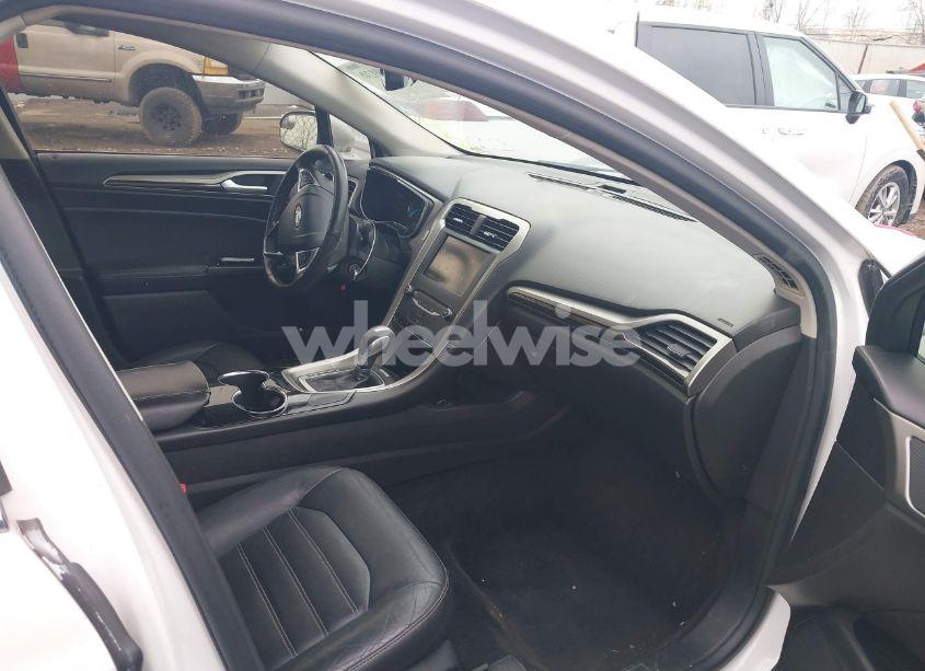 Photo 5 of 2014 Ford Fusion SE (VIN 3FA6P0H92ER210282)